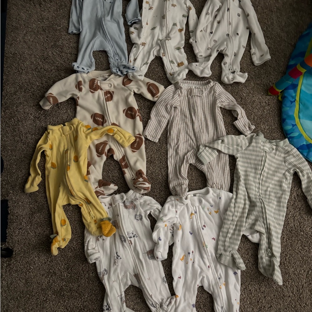 Assorted preemie baby outfits
